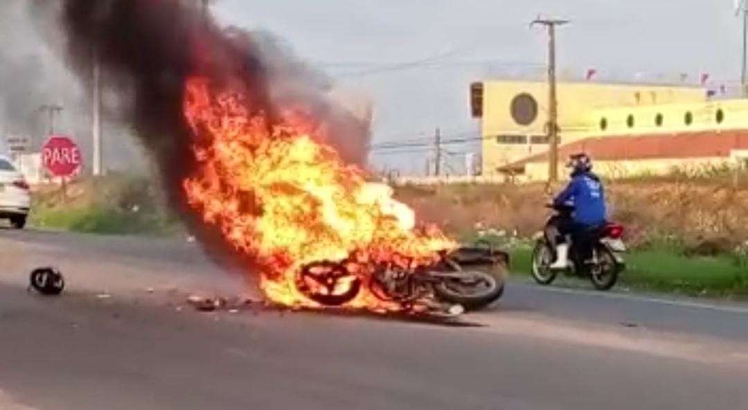 Motos pegando fogo