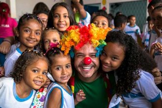 Criança Feliz