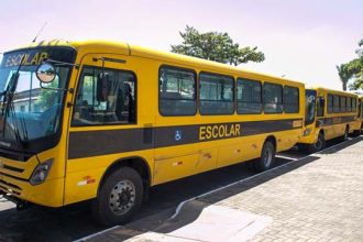 Ônibus Escolar