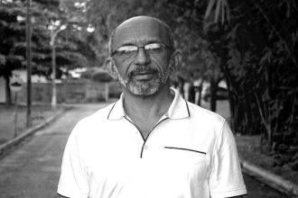 Professor Élio Ferreira