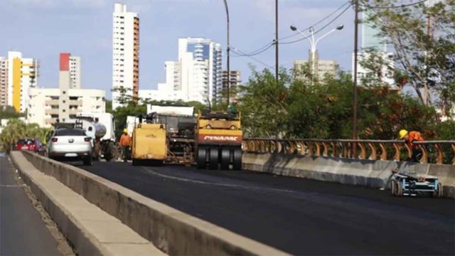 Obra na Ponte Juscelino Kubitschek