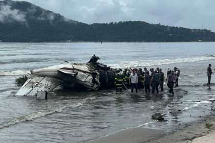 Avião