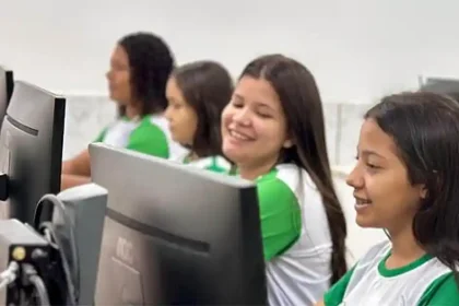 Estudantes