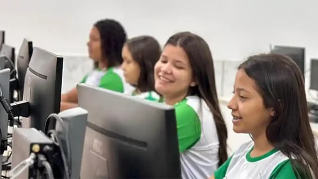 Estudantes