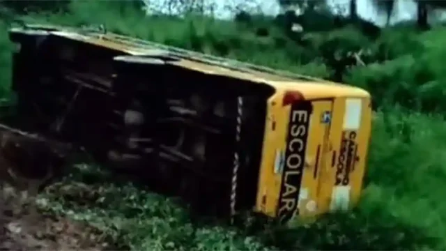 Ônibus Escolar